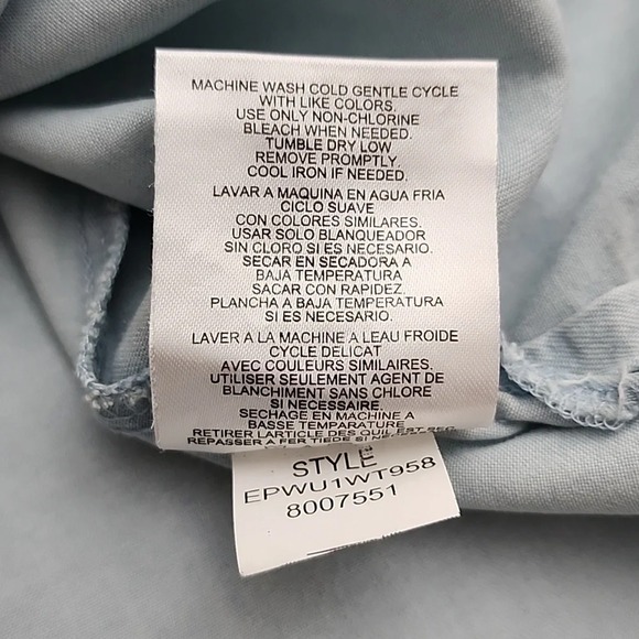 Ellen Tracy 100% Tencel Light Blue Denim V-Neck Cutout Short Sleeves Top Size 1X - Picture 9 of 14